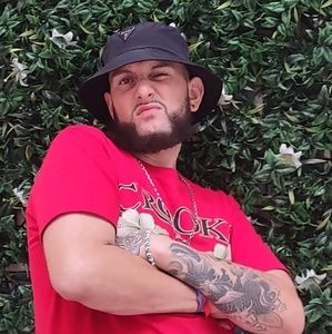 Meet your Posher, Levi